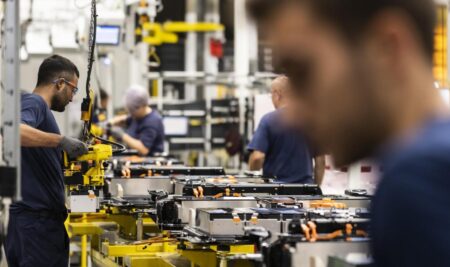 Armeria Eskolan sortzen den talentuak enplegua bultzatzen du